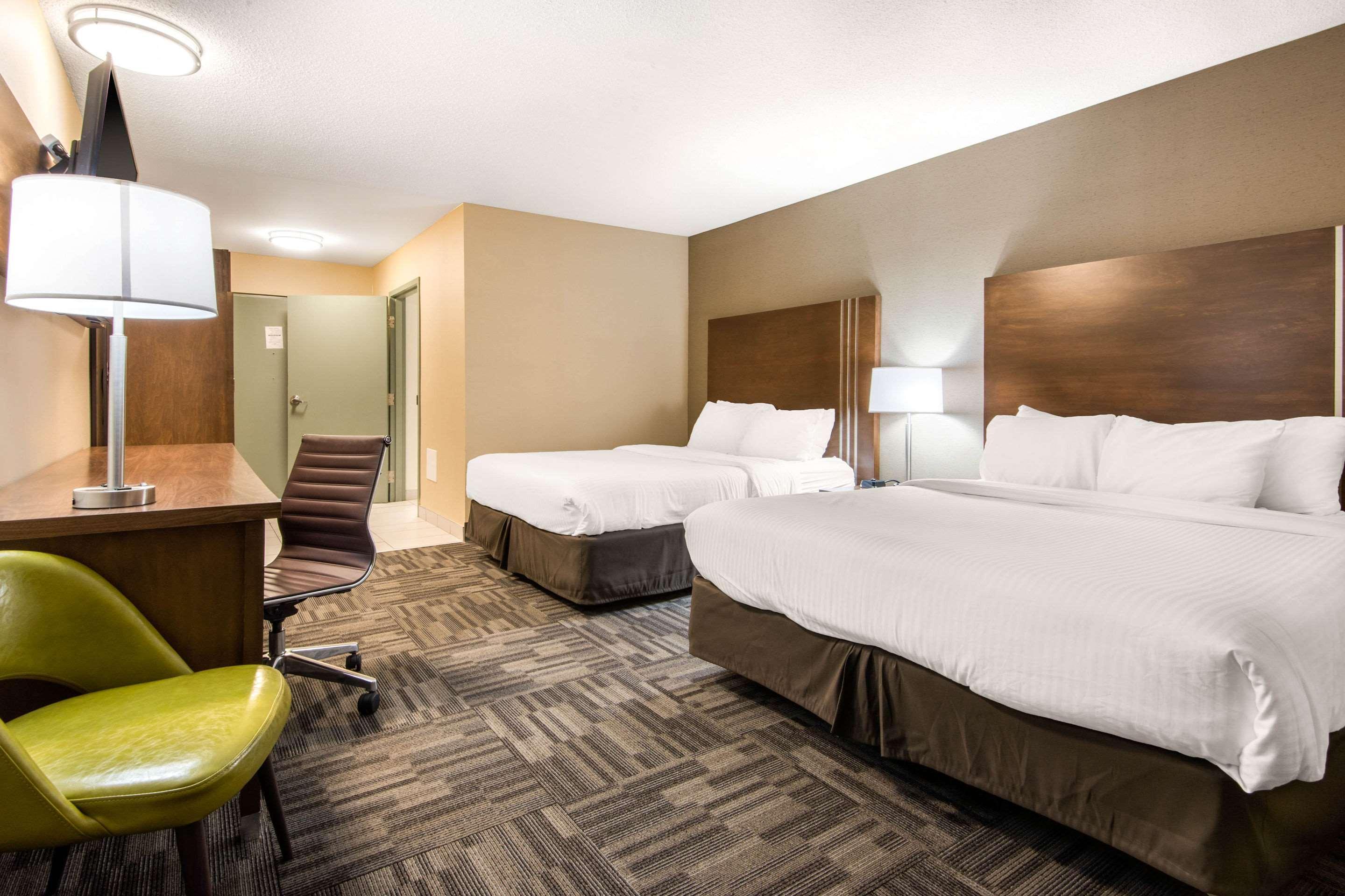 Quality Inn & Conference Centre Orillia Exterior foto