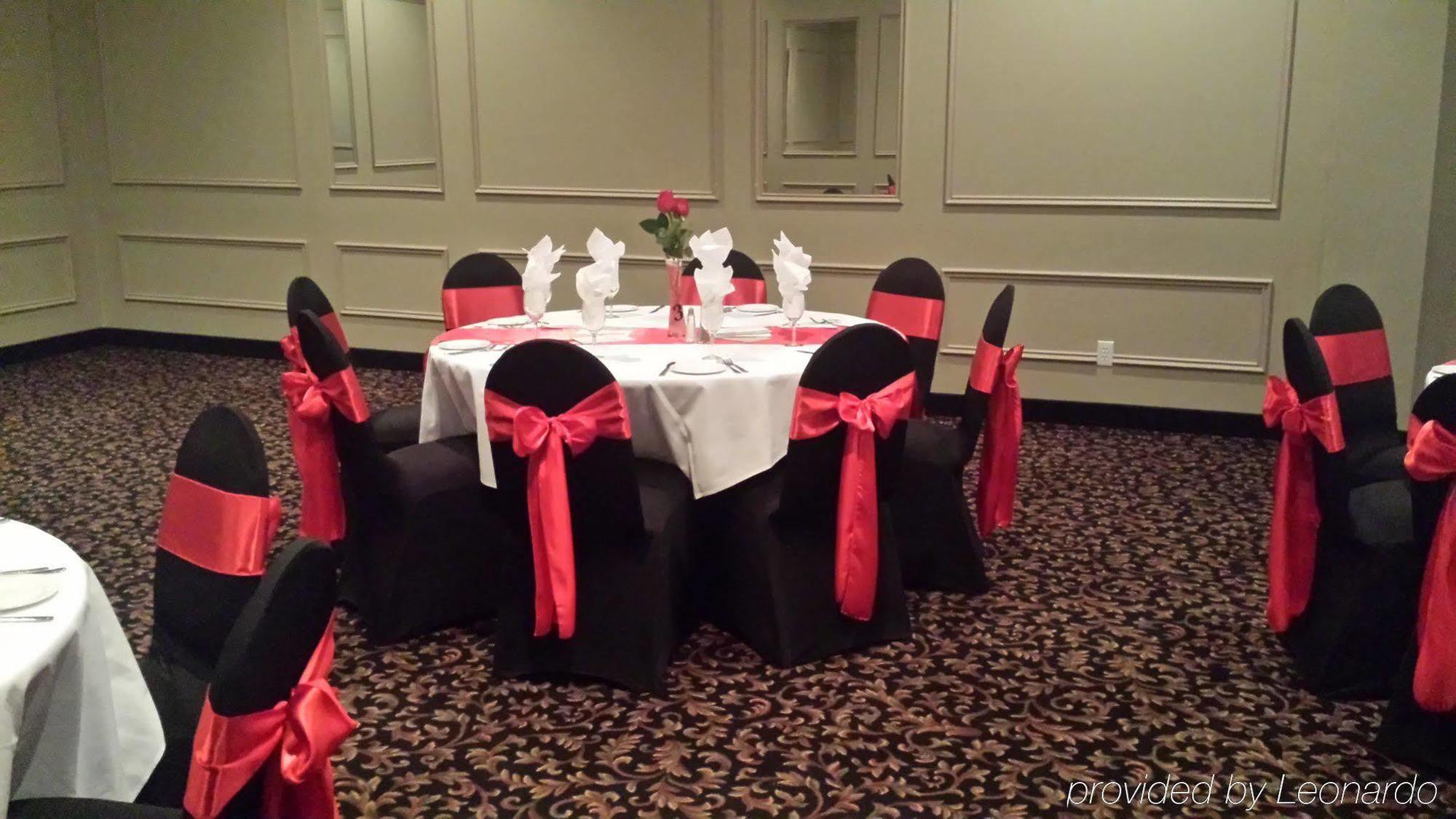 Quality Inn & Conference Centre Orillia Exterior foto